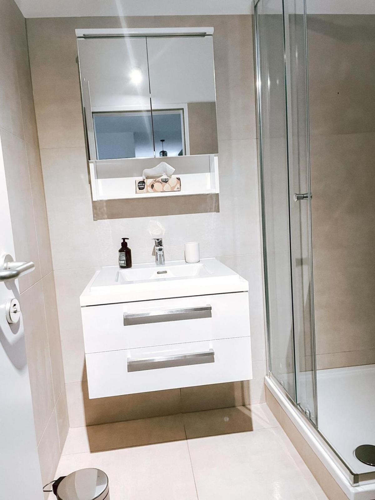 Zentrales Apartment Naehe Schoenbrunn - 5 Pers เวียนนา ภายนอก รูปภาพ
