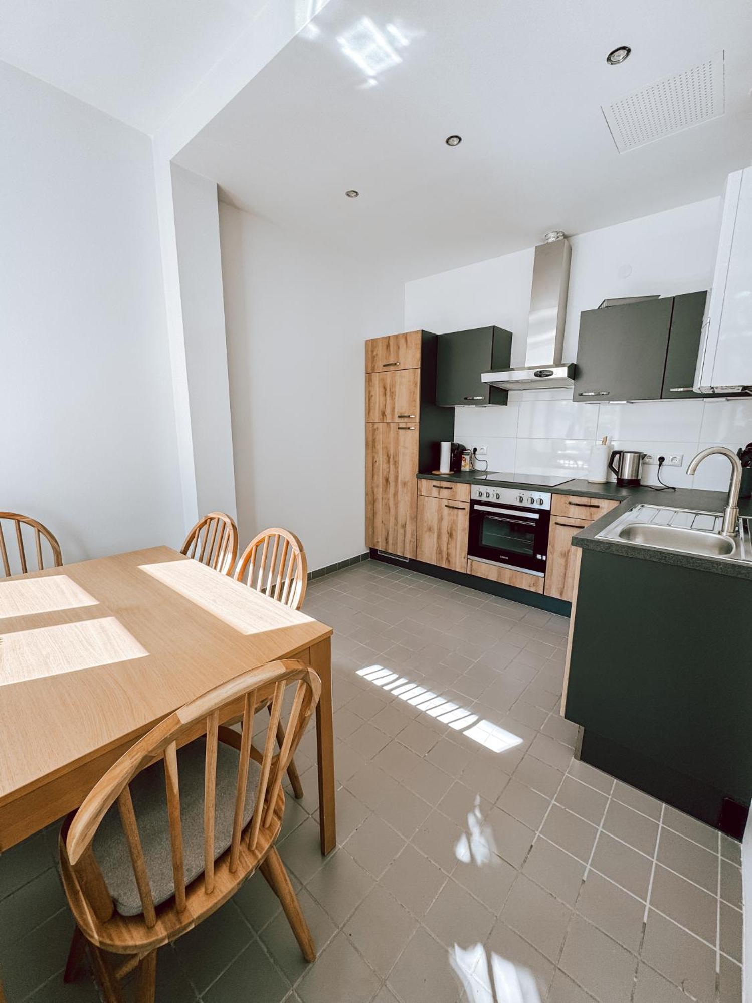 Zentrales Apartment Naehe Schoenbrunn - 5 Pers เวียนนา ภายนอก รูปภาพ
